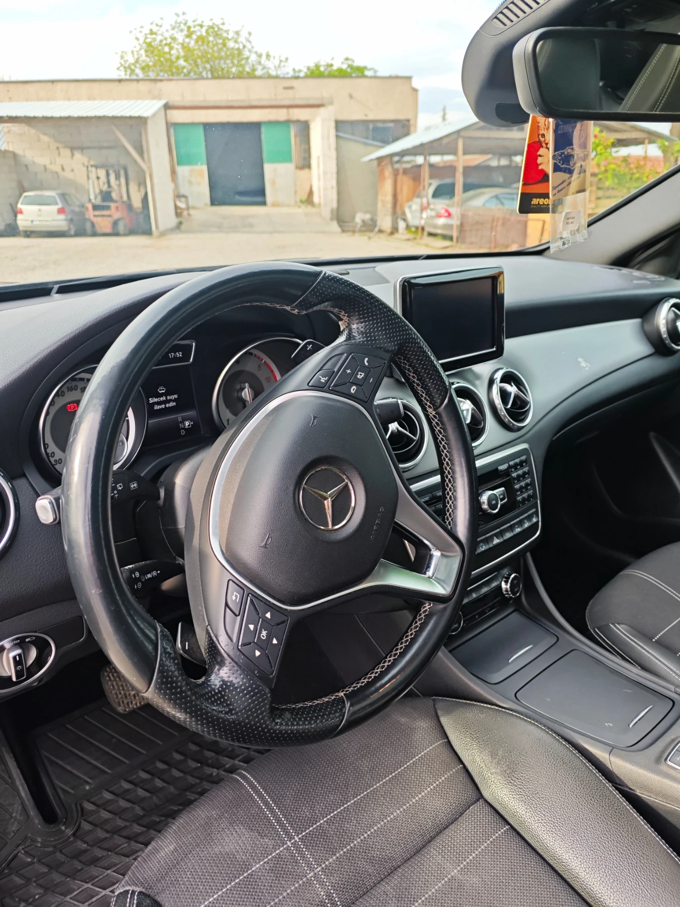 Mercedes-Benz CLA 220, снимка 6 - Автомобили и джипове - 54455326