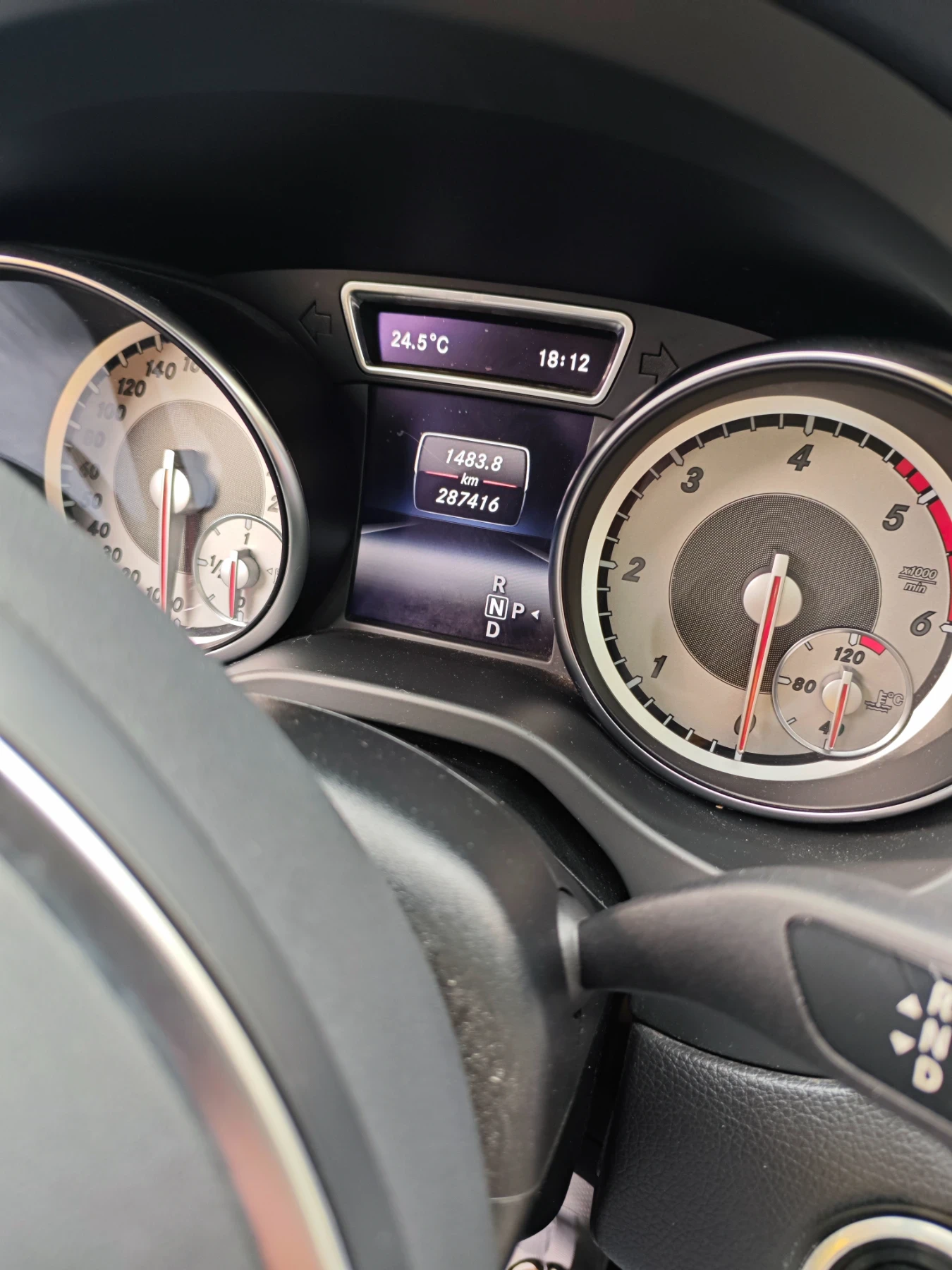 Mercedes-Benz CLA 220, снимка 9 - Автомобили и джипове - 54455326
