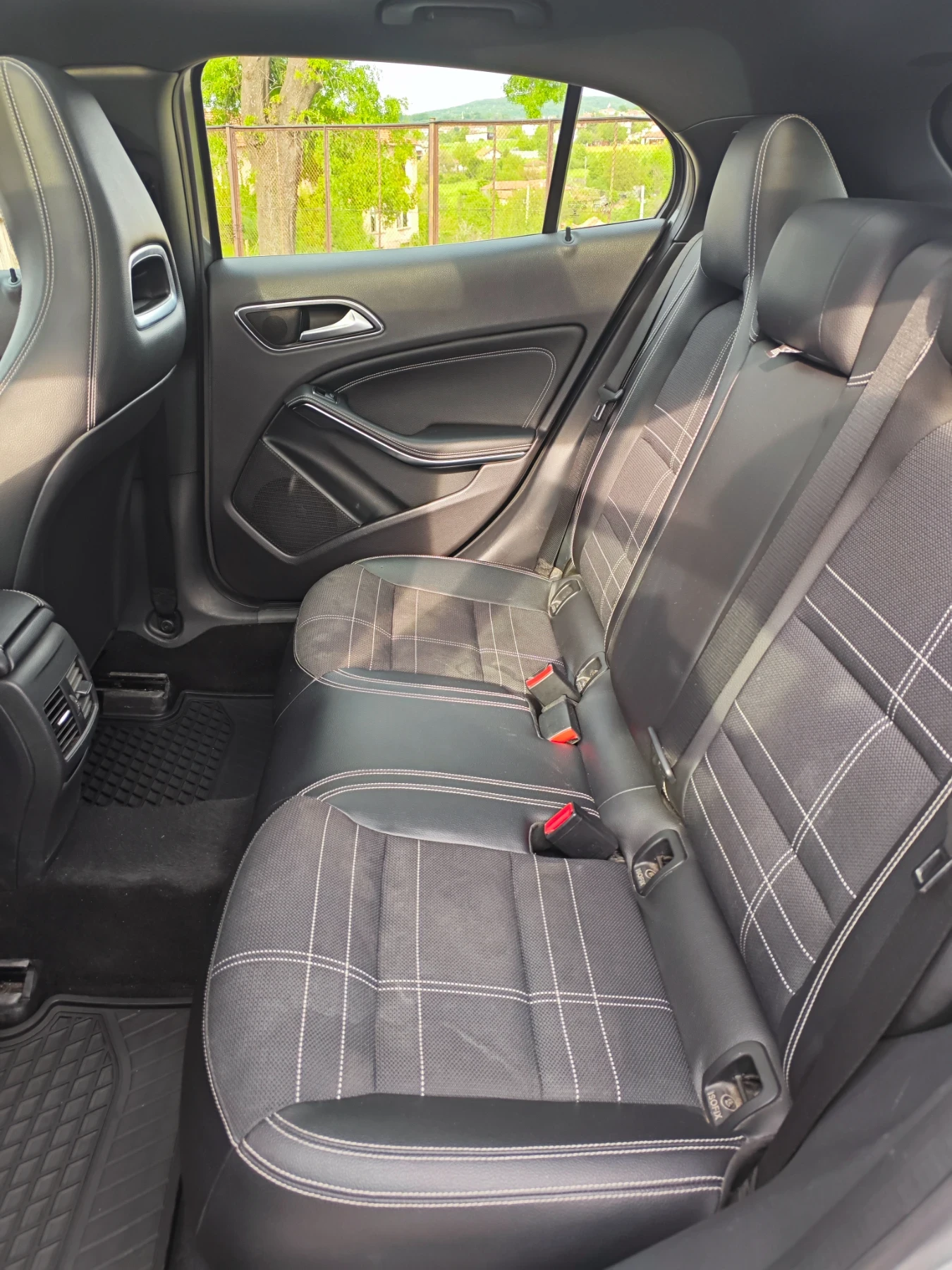 Mercedes-Benz CLA 220, снимка 7 - Автомобили и джипове - 54455326