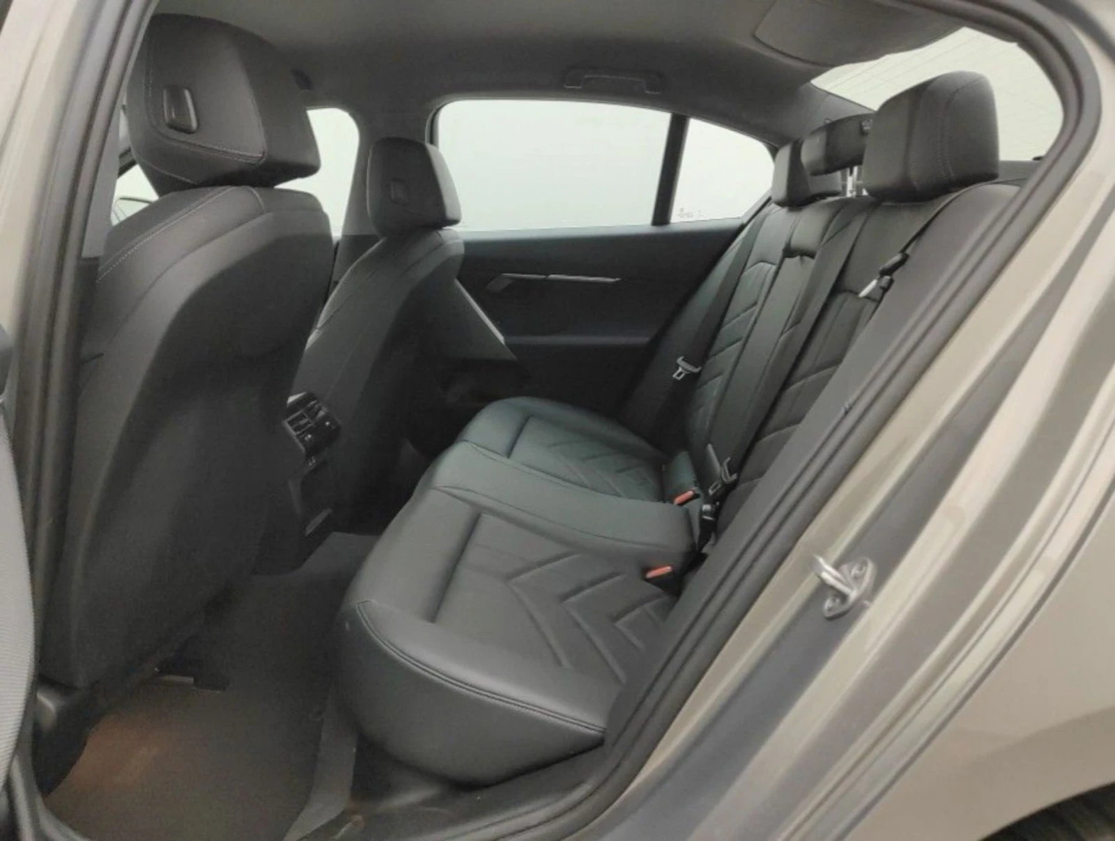 BMW i5 eDrive40.Kamera.Led.Navi.ACC, снимка 7 - Автомобили и джипове - 54657173