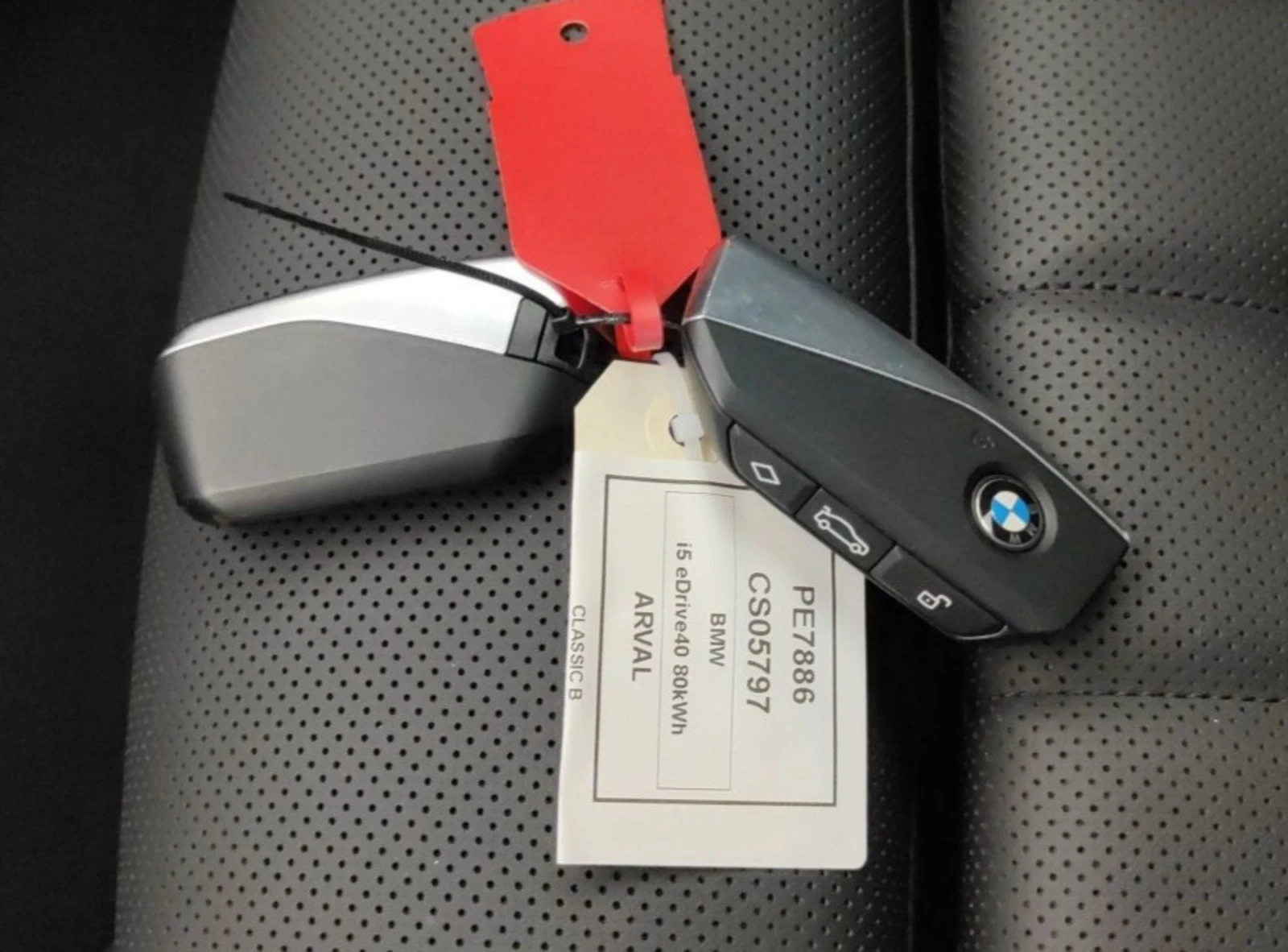 BMW i5 eDrive40.Kamera.Led.Navi.ACC, снимка 16 - Автомобили и джипове - 54657173