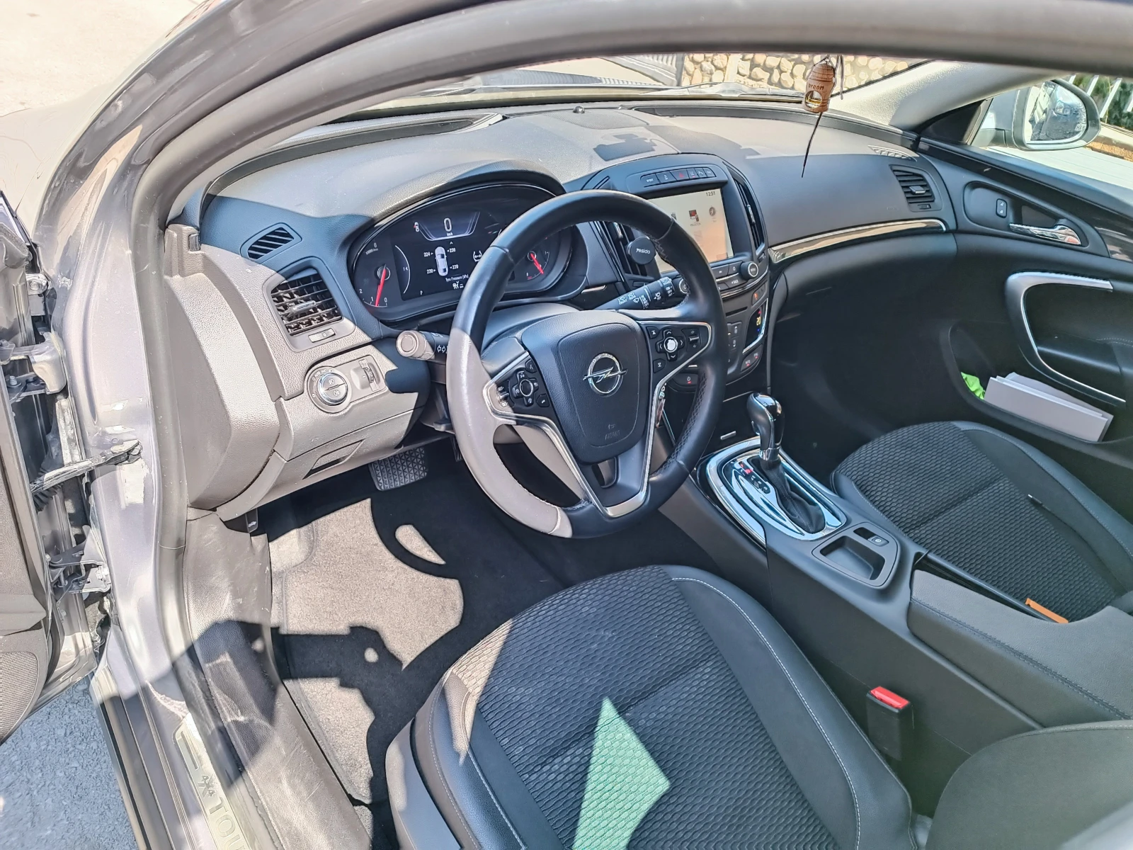Opel Insignia, снимка 7 - Автомобили и джипове - 54748412