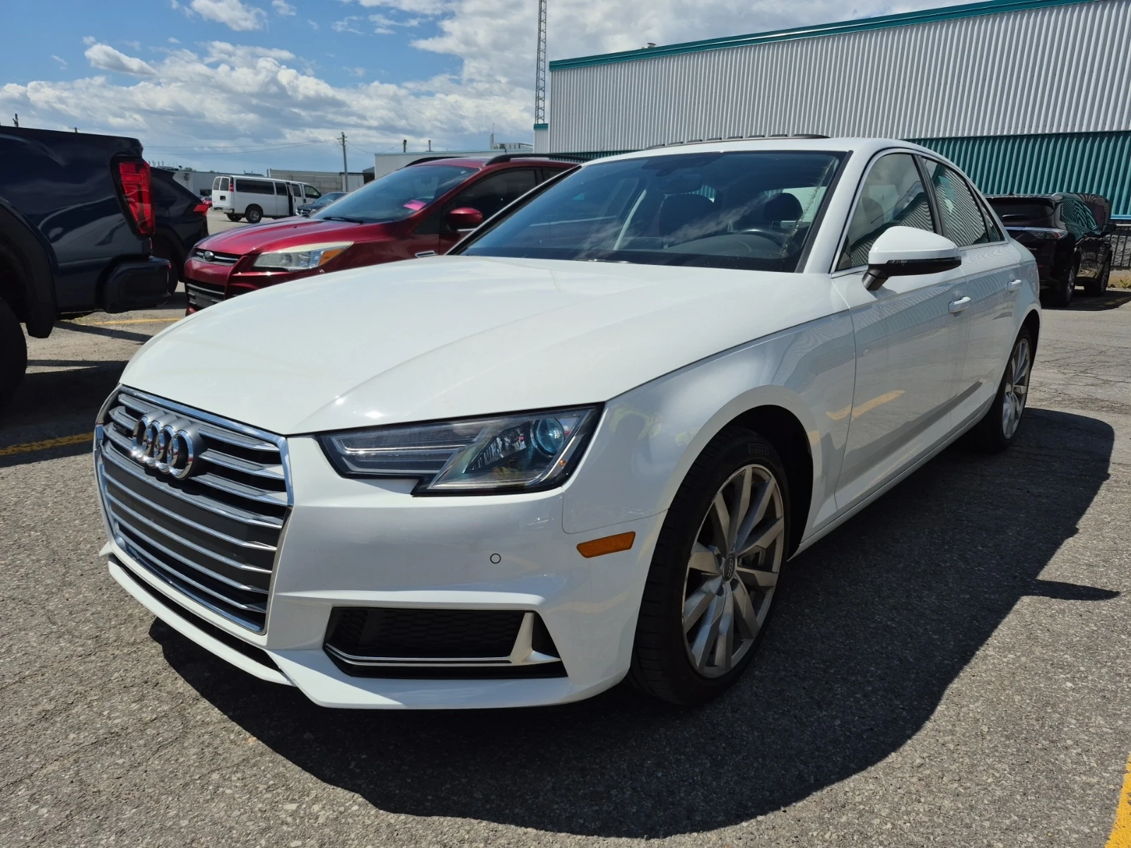 Audi A4 Komfort * Keyless * CARFAX * АВТО КРЕДИТ * 