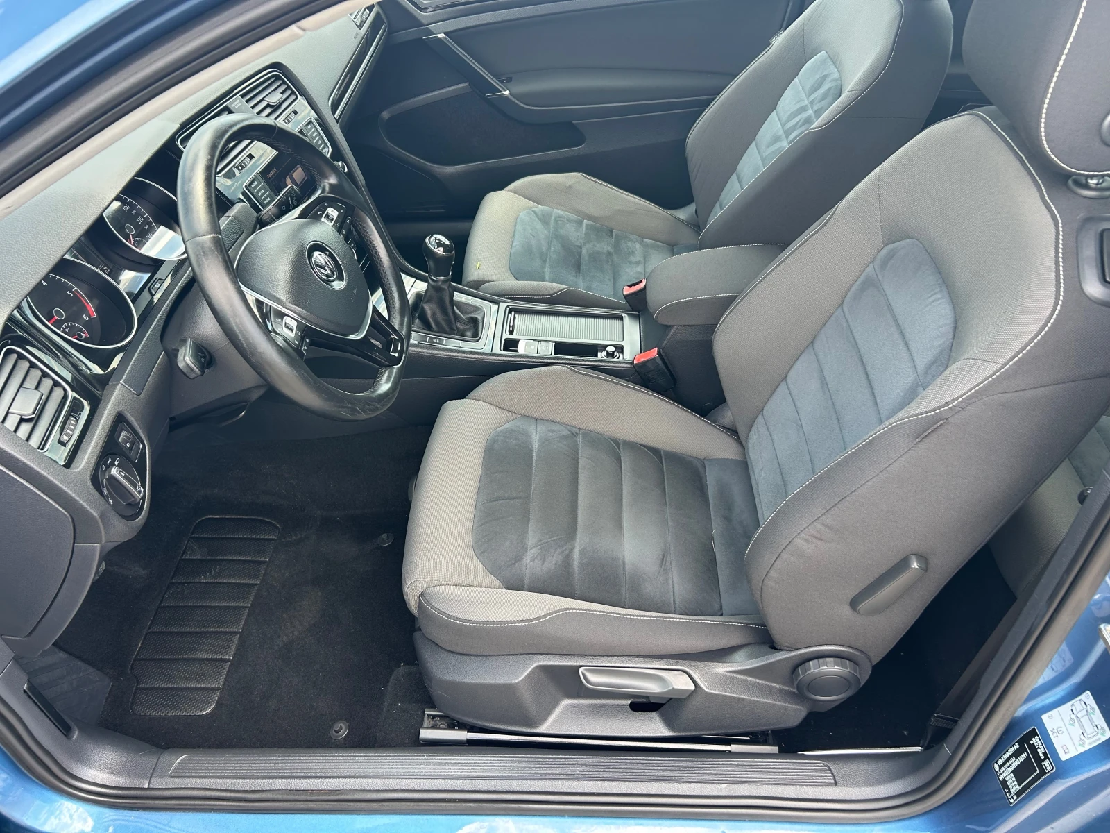 VW Golf 1.6TDI/EURO 6, снимка 8 - Автомобили и джипове - 55100536
