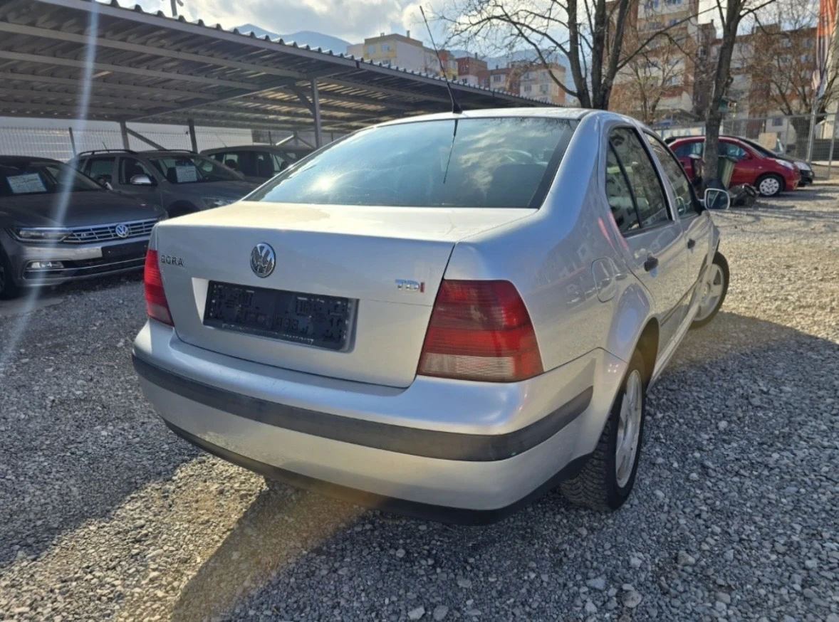 VW Bora 1.9 TDi, снимка 2 - Автомобили и джипове - 55270264