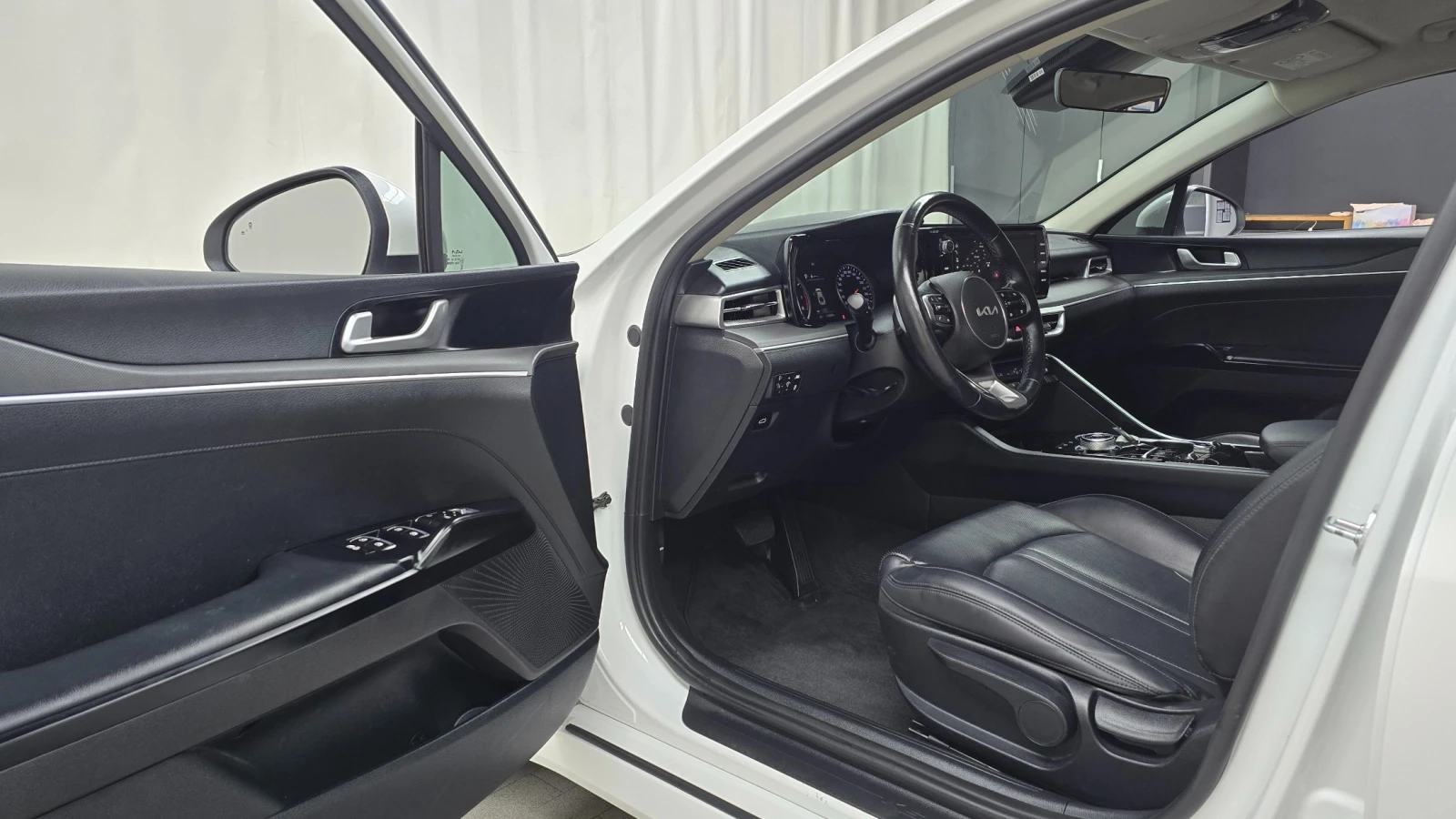 Kia K5 Trendy, снимка 12 - Автомобили и джипове - 55434418