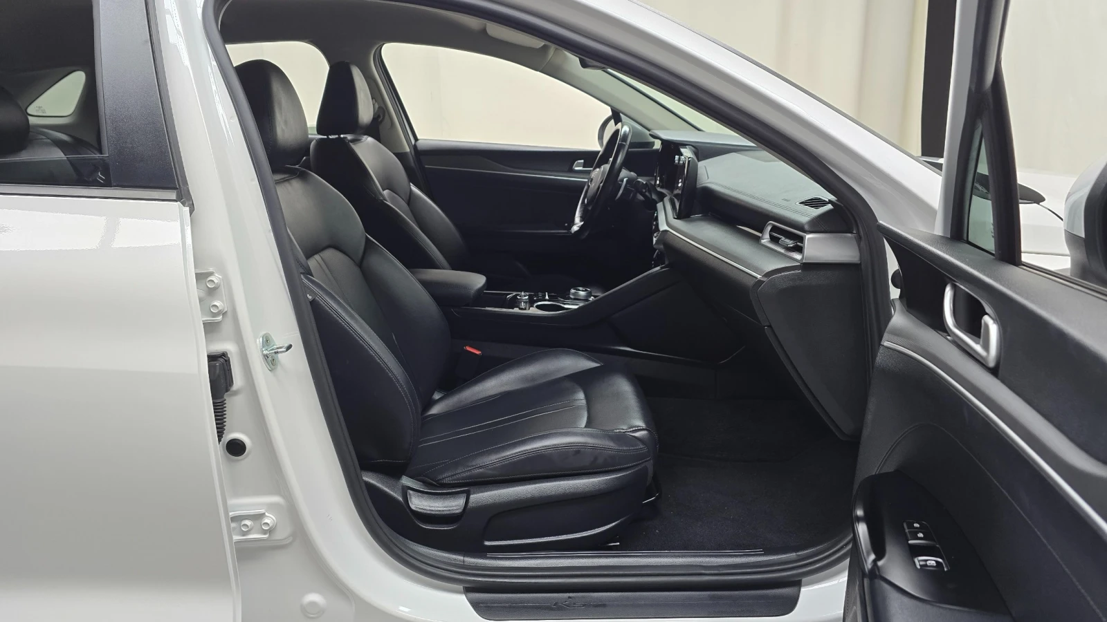 Kia K5 Trendy, снимка 13 - Автомобили и джипове - 55434418