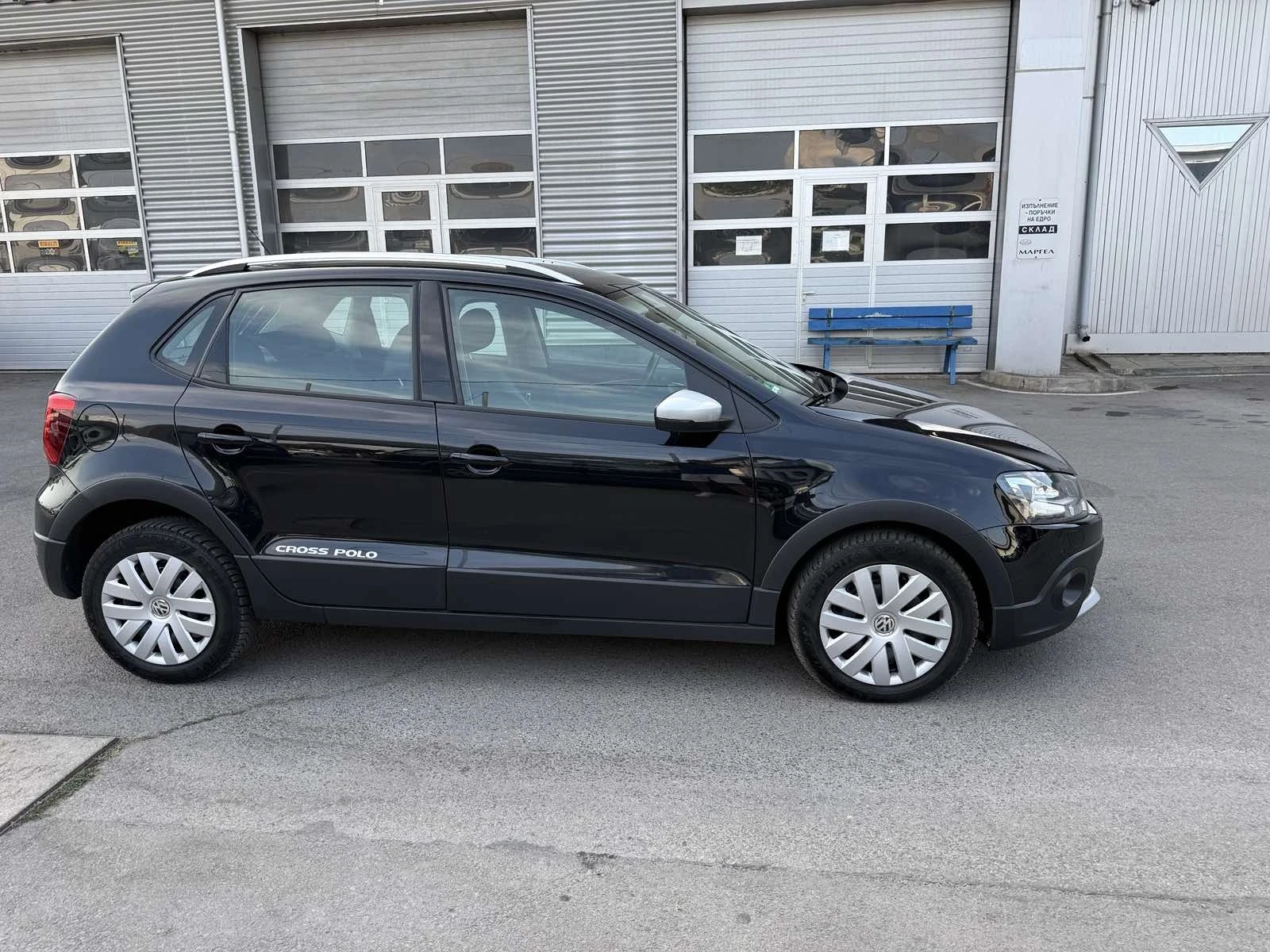 VW Polo Cross+ 1, 4TDI+ 90kc+ DSG+ Подгрев+ BiXenon, снимка 2 - Автомобили и джипове - 55663156