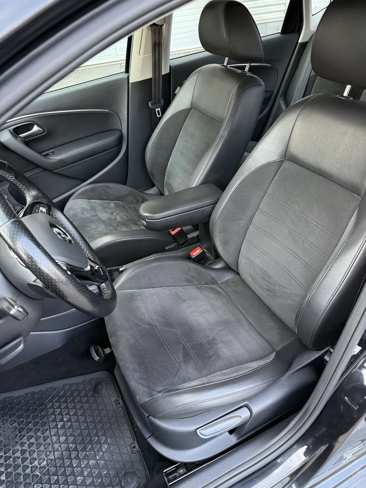 VW Polo Cross+ 1, 4TDI+ 90kc+ DSG+ Подгрев+ BiXenon, снимка 12 - Автомобили и джипове - 55663156