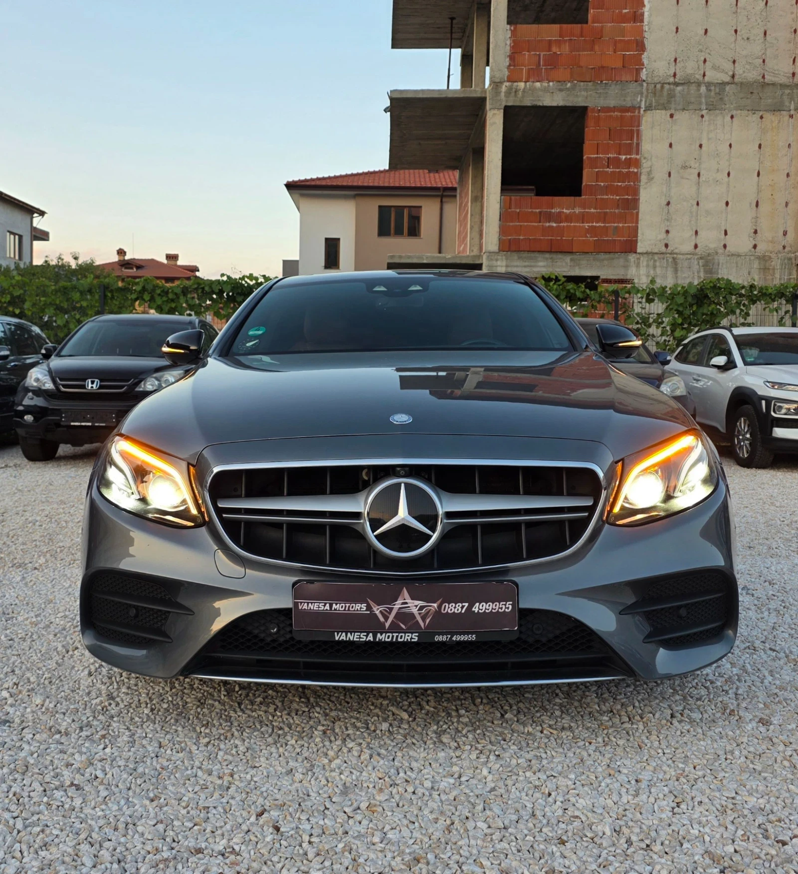 Mercedes-Benz E 220 FULL SERVICE IN MERCEDES-BENZ AMG 180.000км, снимка 2 - Автомобили и джипове - 55850138