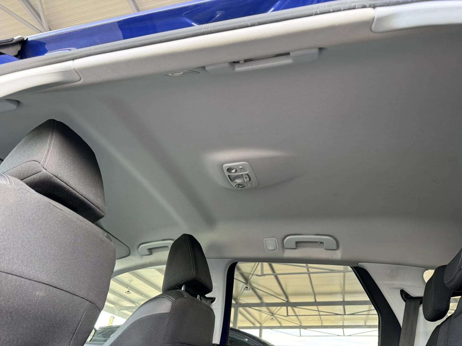 Peugeot 308 1.5* 130ps* АВТОМАТ* НАВИ* КАМЕРА* ДИСТРОНИК* ЛЕД*, снимка 16 - Автомобили и джипове - 56028243