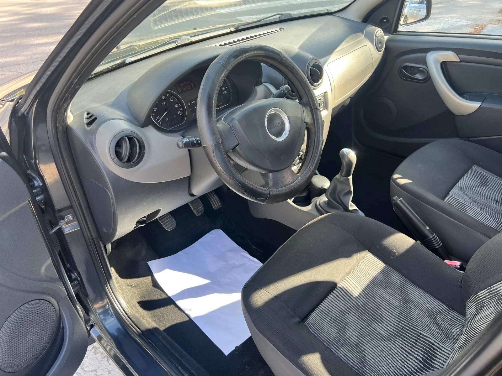 Dacia Sandero 1.2i Бензин Клима, снимка 10 - Автомобили и джипове - 56648021