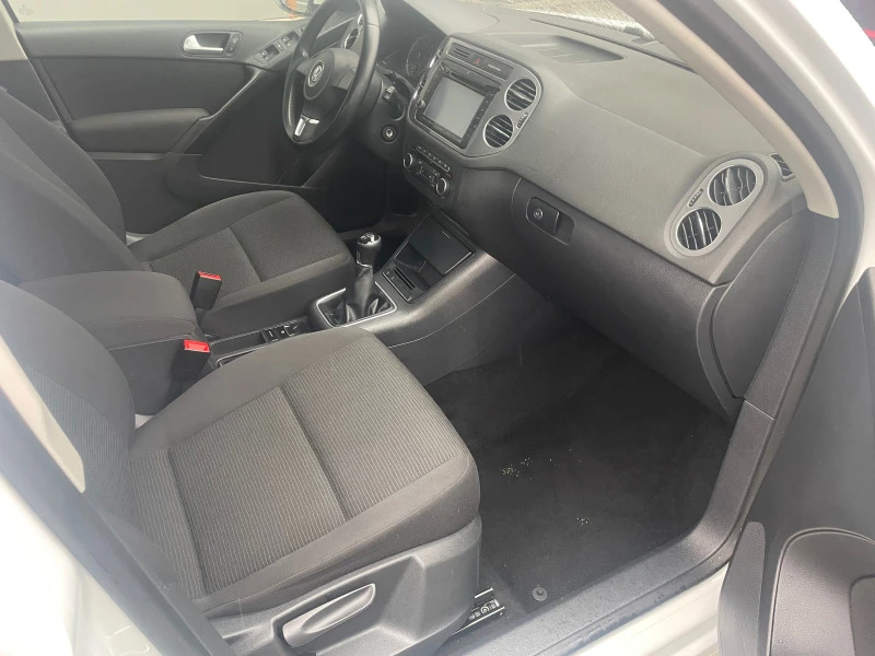 VW Tiguan 1.4 TSI, снимка 12 - Автомобили и джипове - 45762773