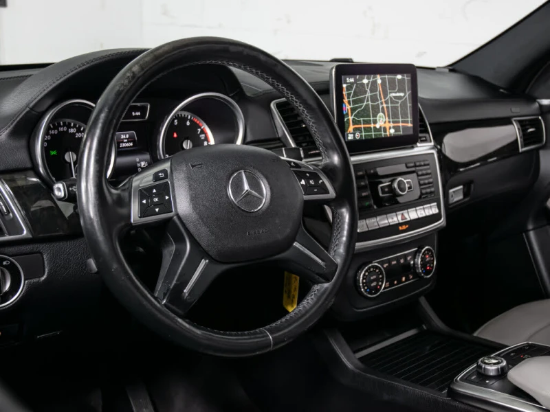 Mercedes-Benz GL 550 AMG ПАКЕТ* ОБДУХВАНЕ* 360 КАМЕРИ, снимка 5 - Автомобили и джипове - 53286934