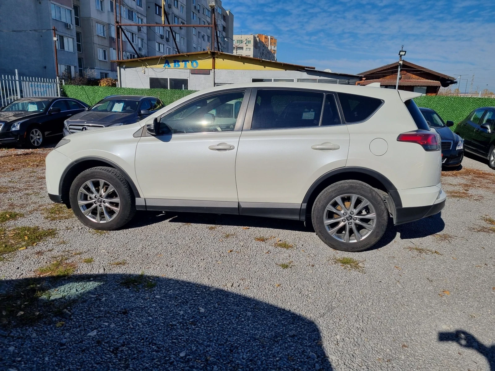 Toyota Rav4 2.0D4D Euro 6* Keyless-Go* Камера* Кожа*  - изображение 4