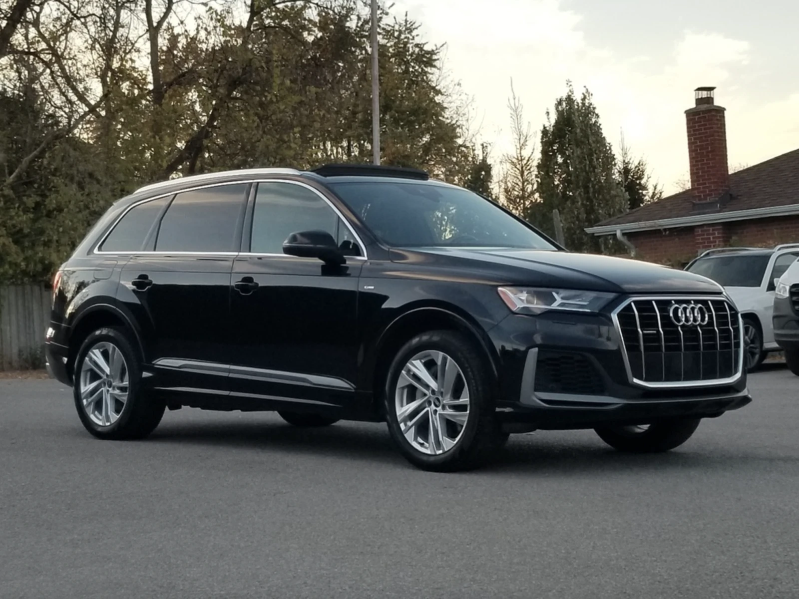 Audi Q7  2021 Audi Q7 - изображение 2