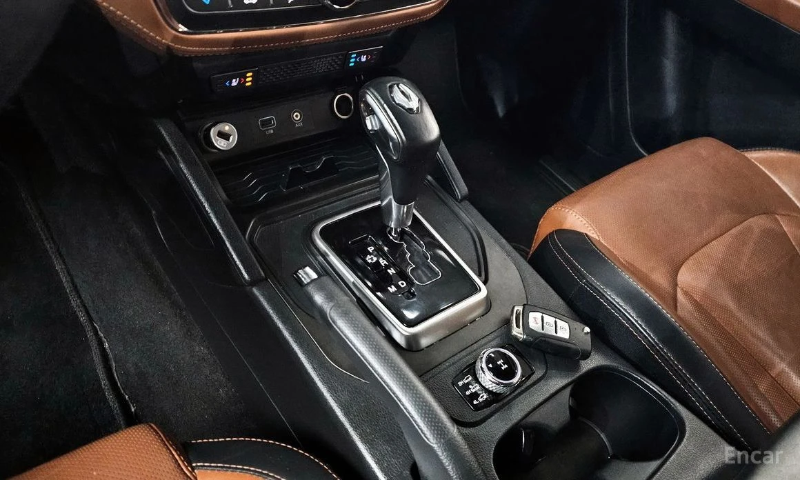 SsangYong Rexton, снимка 9 - Автомобили и джипове - 53737457