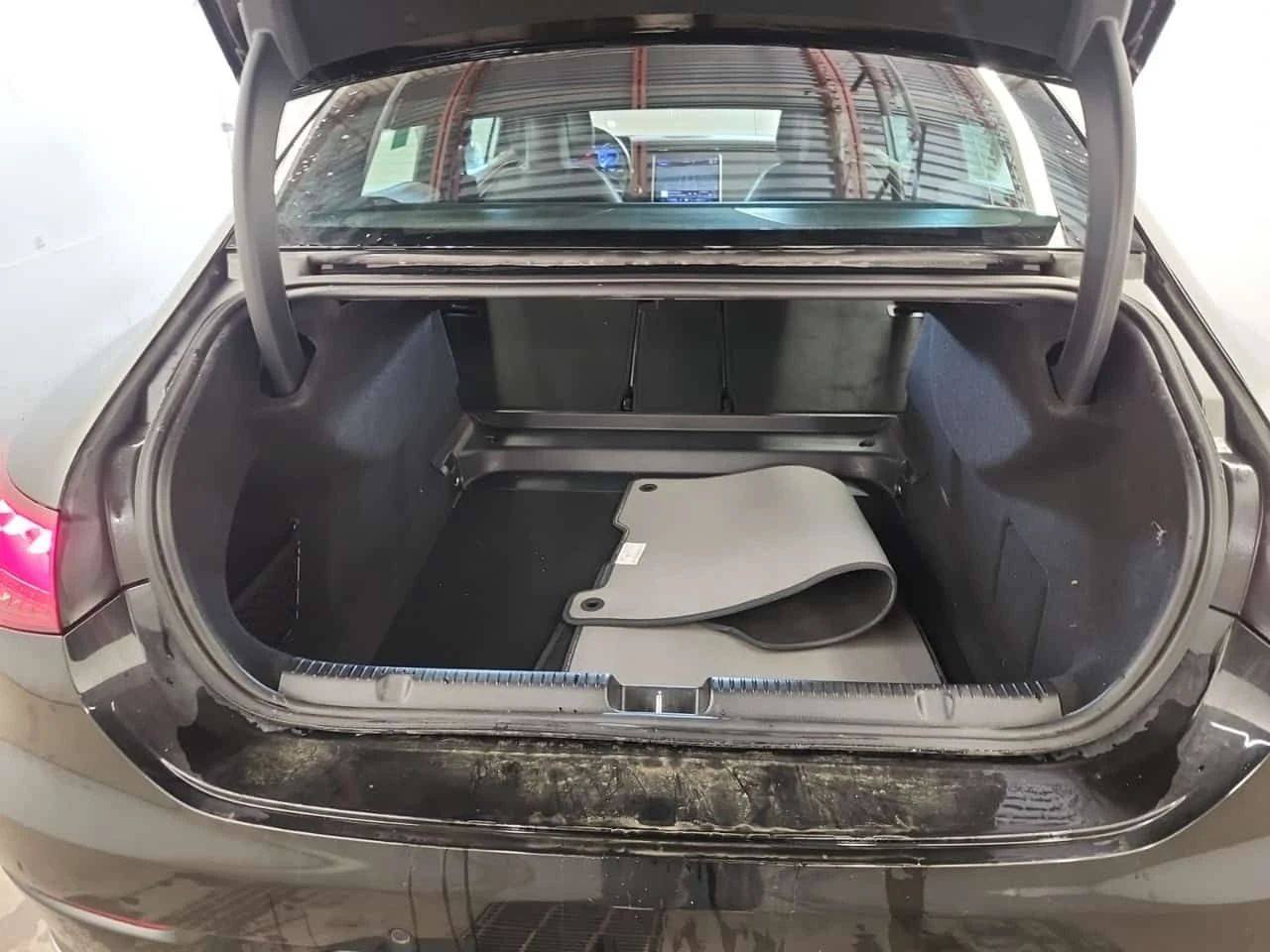 Mercedes-Benz EQE  500 * BURMESTER* 360* ОБДУХВАНЕ* HEADUP* CARFAX *, снимка 14 - Автомобили и джипове - 53746762