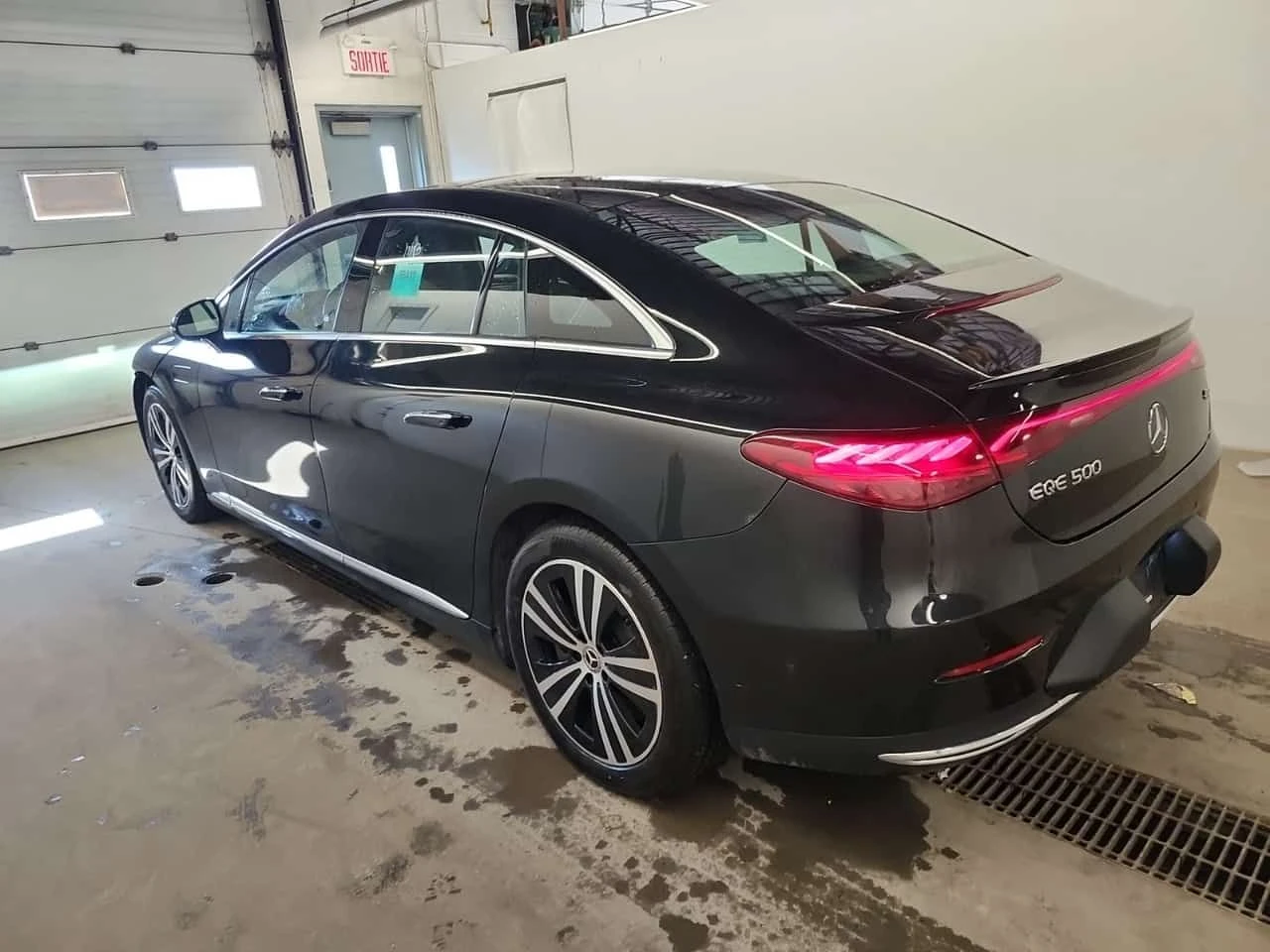Mercedes-Benz EQE  500 * BURMESTER* 360* ОБДУХВАНЕ* HEADUP* CARFAX * - изображение 4