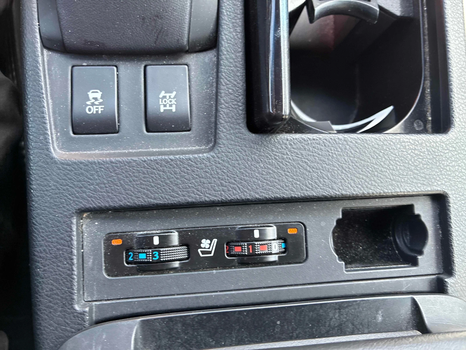 Lexus RX 350 F SPORT * ОБДУХВАНЕ * 8 СТЕПЕННА КУТИЯ * CARFAX * , снимка 11 - Автомобили и джипове - 54175239