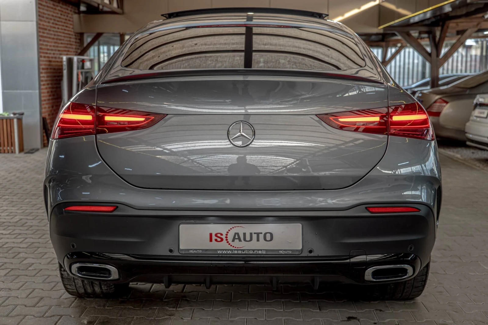 Mercedes-Benz GLE 300 AMG/Coupe/Burmester/Панорама/HuD/Камера 360/Обдухв, снимка 4 - Автомобили и джипове - 54184856