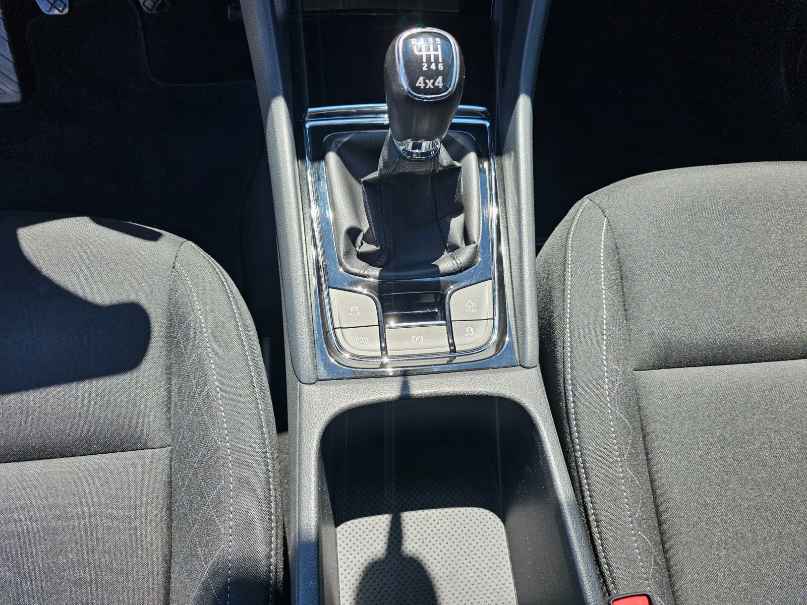 Skoda Karoq 2.0 tdi 4x4 , снимка 12 - Автомобили и джипове - 54440181