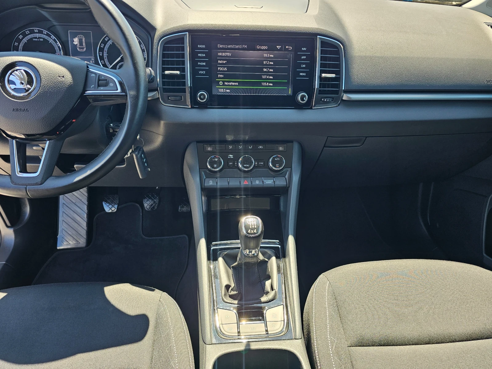 Skoda Karoq 2.0 tdi 4x4 , снимка 11 - Автомобили и джипове - 54440181