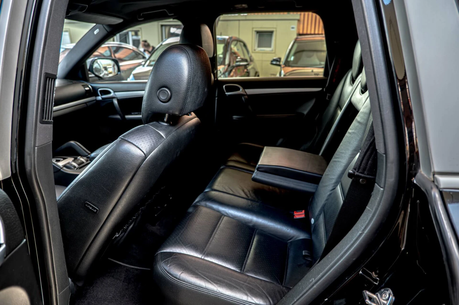 Porsche Cayenne 3.0TDI/BiXenon/PCM/OFF-Road/PDC/Isofix/Подгрев, снимка 8 - Автомобили и джипове - 54717723