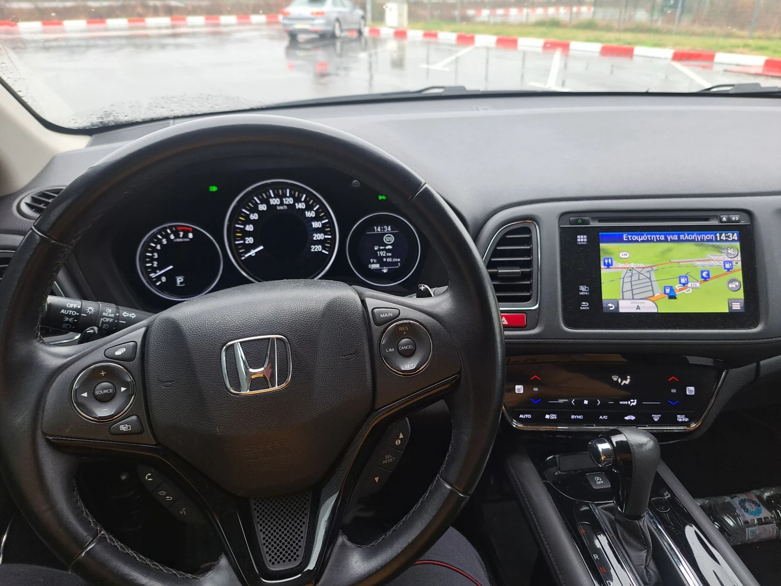 Honda Hr-v 1.5 I  FUL PANORAMA, снимка 6 - Автомобили и джипове - 54753369