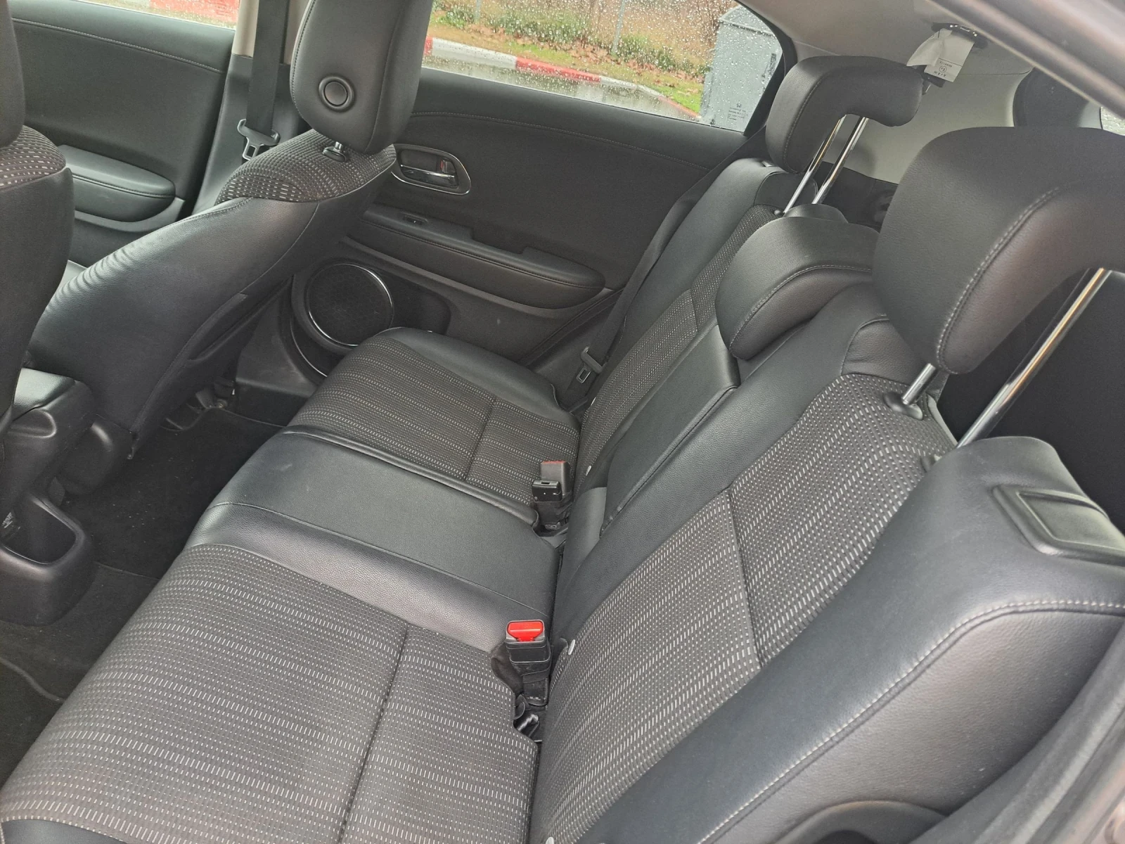 Honda Hr-v 1.5 I  FUL PANORAMA, снимка 9 - Автомобили и джипове - 54753369