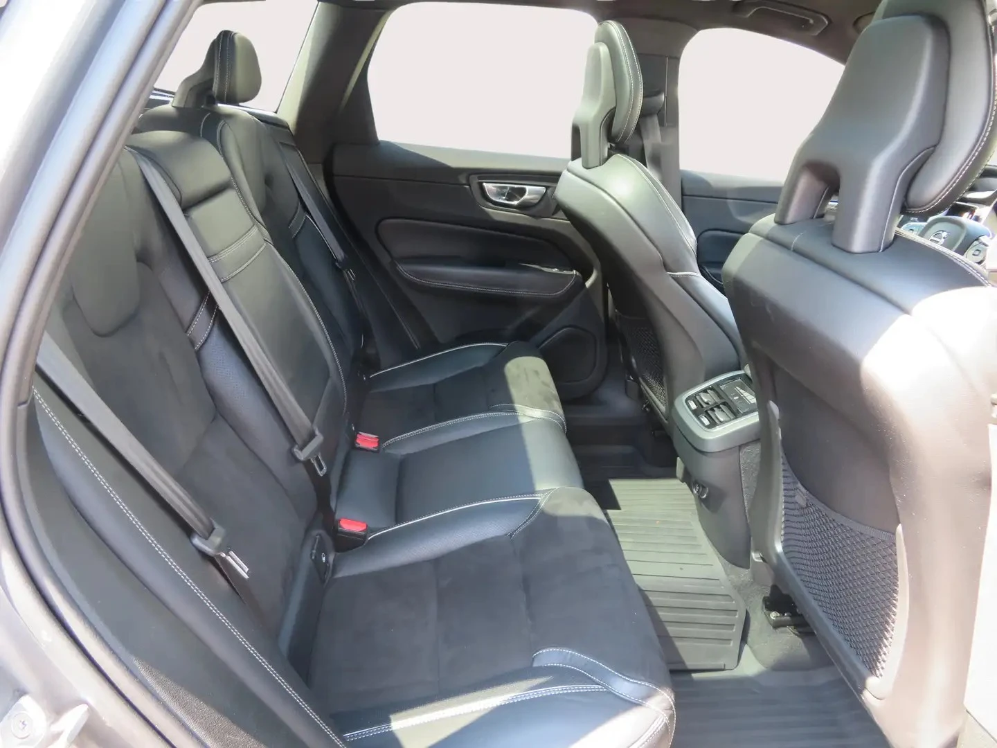 Volvo XC60 T6 R-DESIGN* 360* DISTRONIC* PANO* CARPLAY | Mobile.bg � ����������� 7