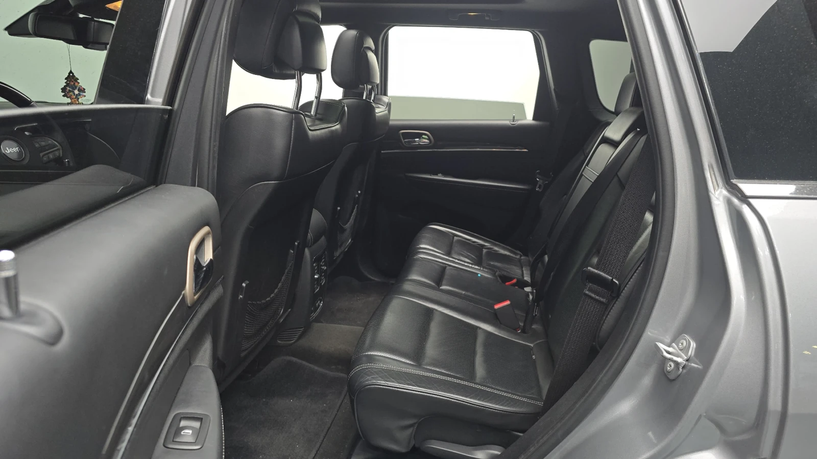 Jeep Cherokee 3.0* BLIND SPOT* ЛЮК* ПОДГРЕВ ВОЛАН* КРАЙНА ЦЕНА, снимка 12 - Автомобили и джипове - 55594794