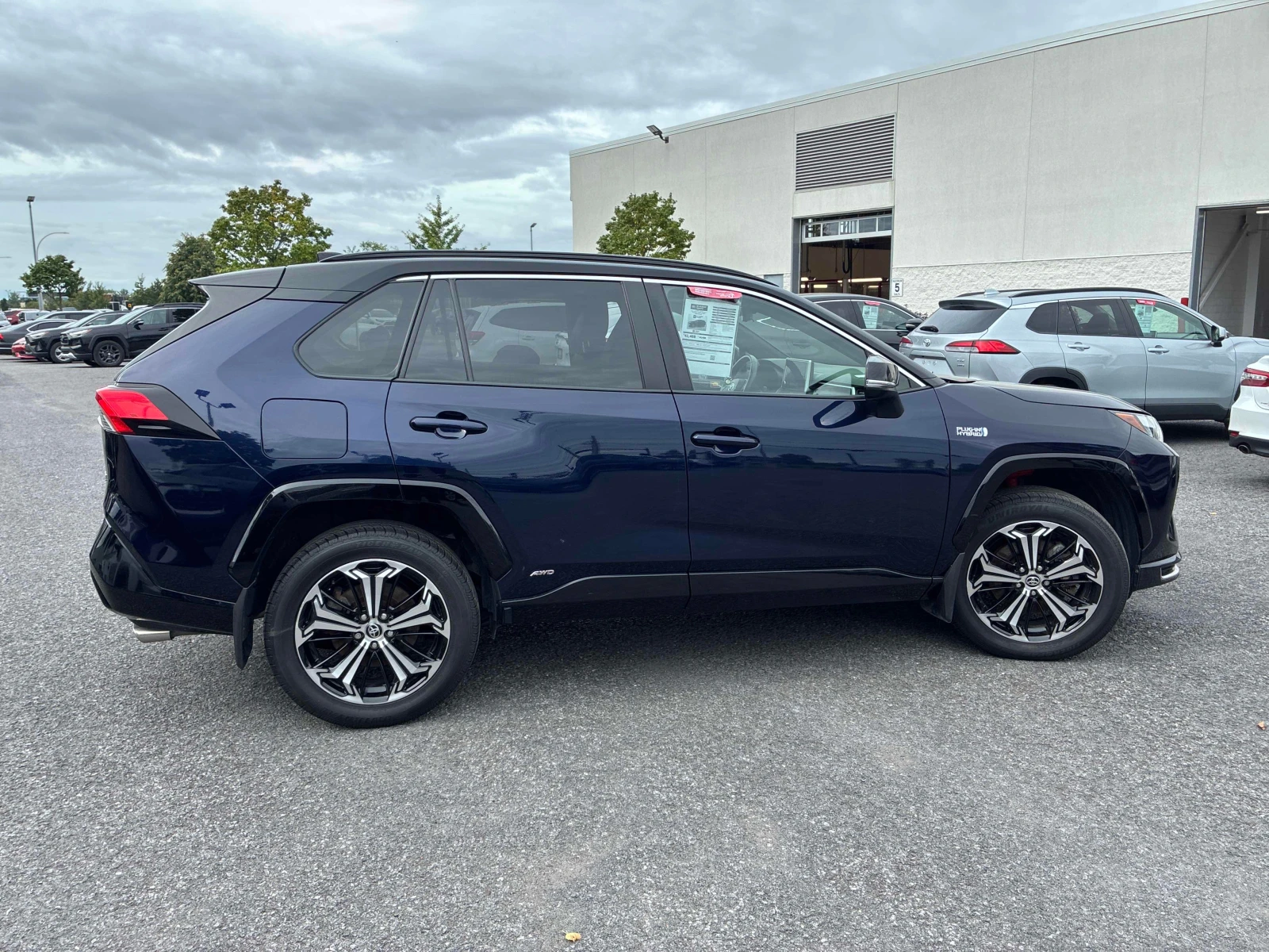 Toyota Rav4 * AWD * CARFAX * ОПЦИЯ ЗА ФИНАНСИРАНЕ, снимка 3 - Автомобили и джипове - 55983914