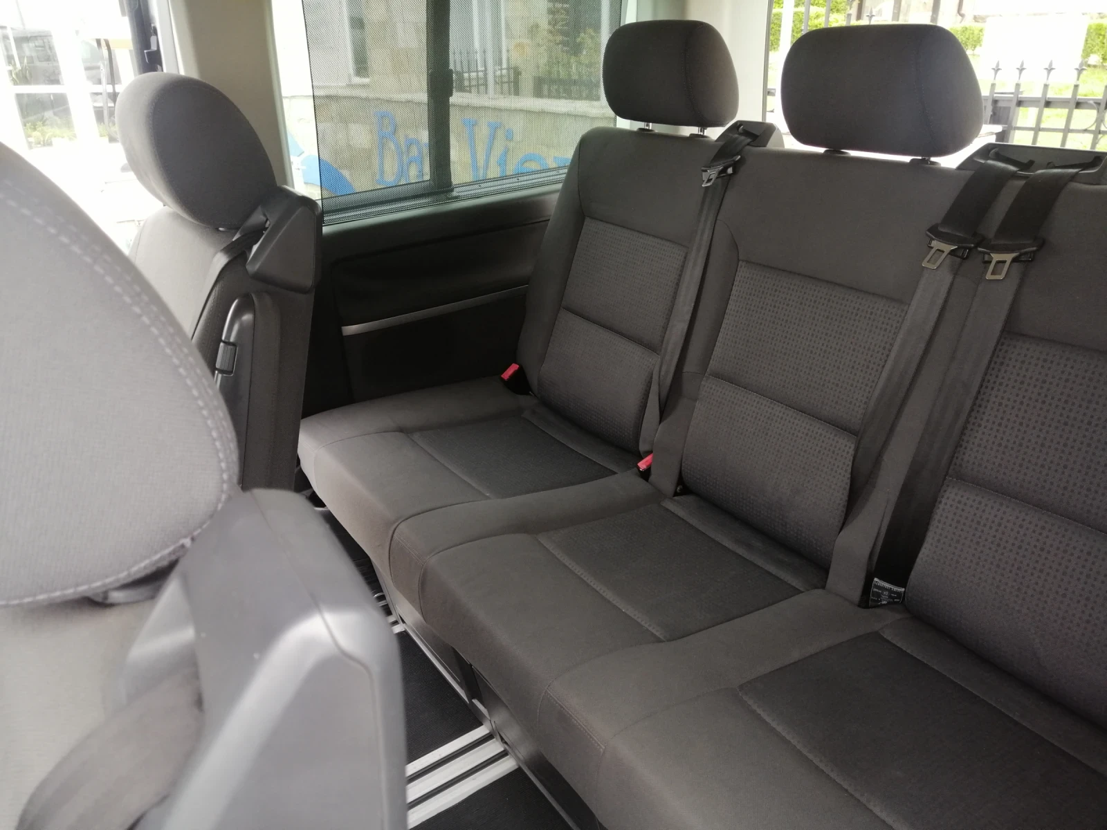 VW Multivan 2.5TDI , снимка 10 - Бусове и автобуси - 53900737