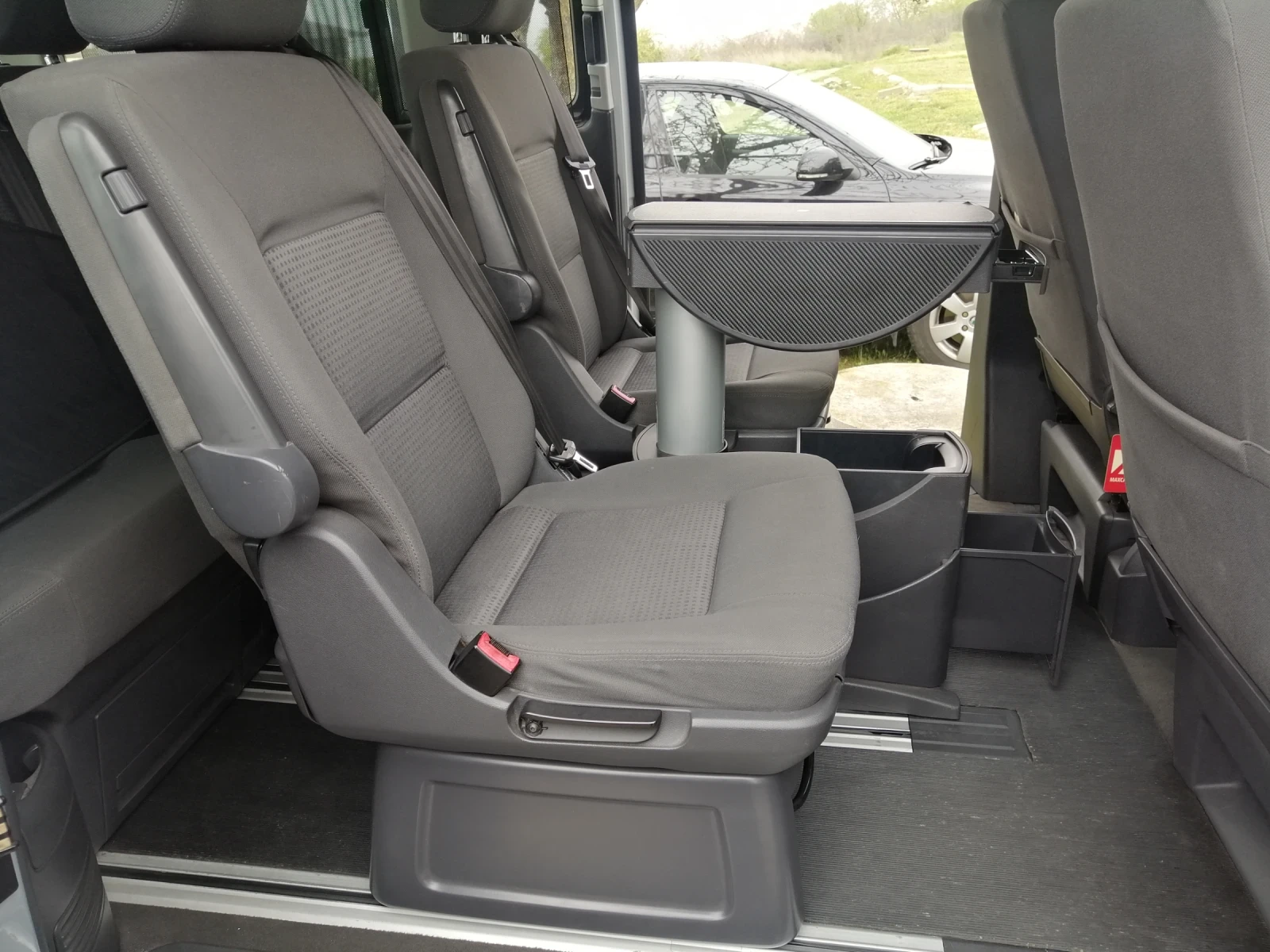 VW Multivan 2.5TDI , снимка 8 - Бусове и автобуси - 53900737