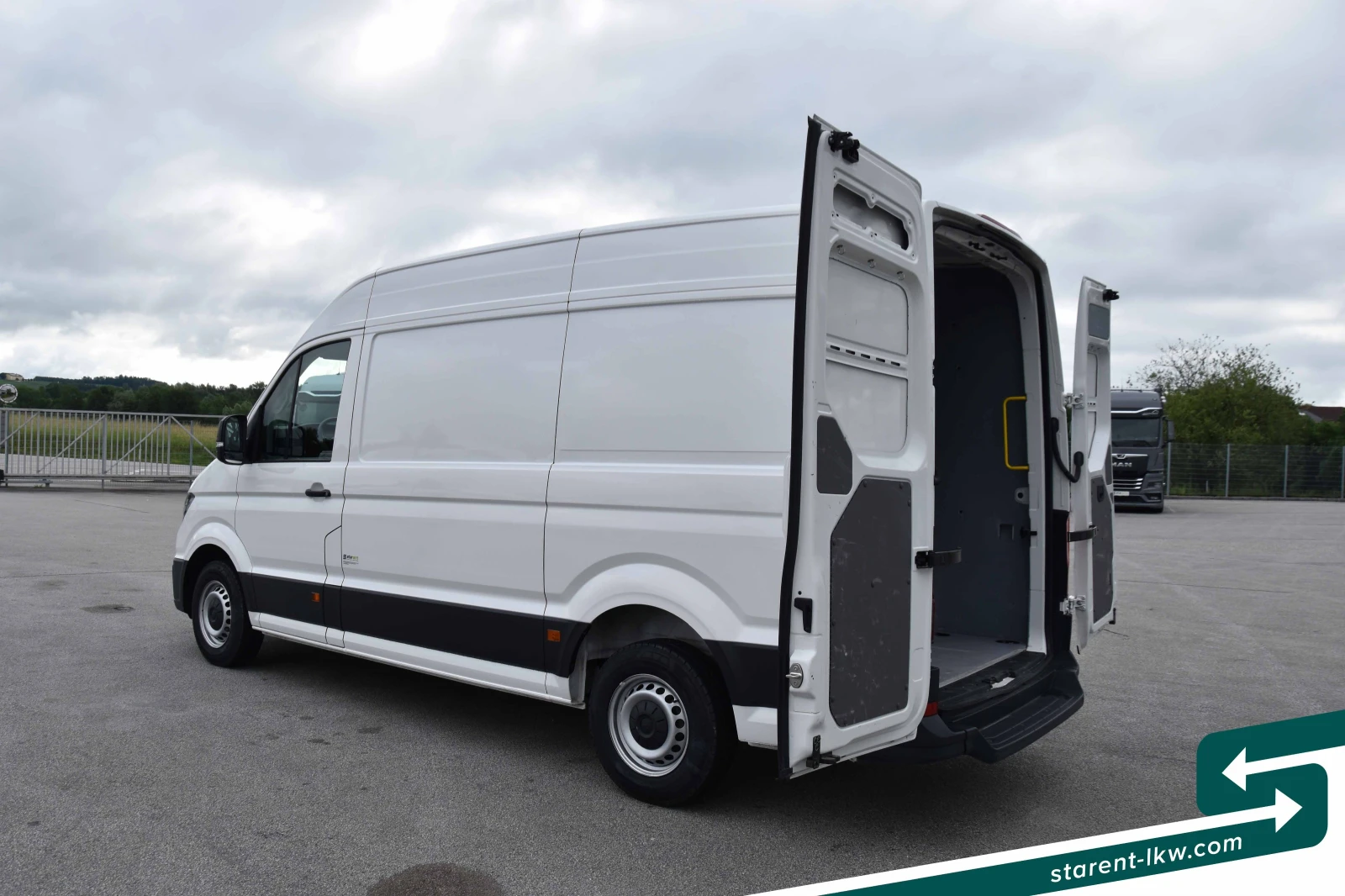 VW Crafter VAN26010, снимка 10 - Бусове и автобуси - 54882228