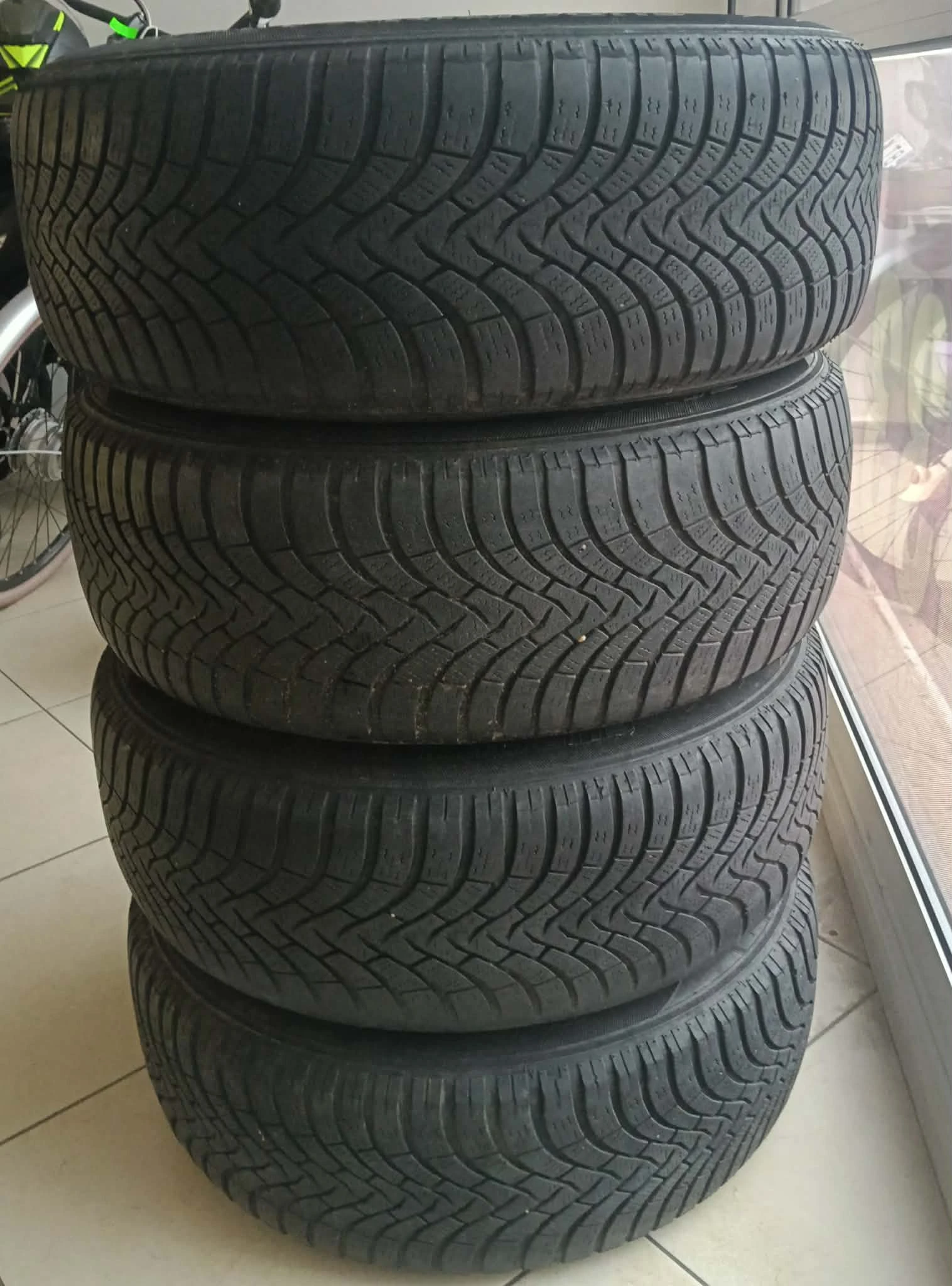 Гуми с джанти Falken 235/60R17, снимка 3 - Гуми и джанти - 54652896