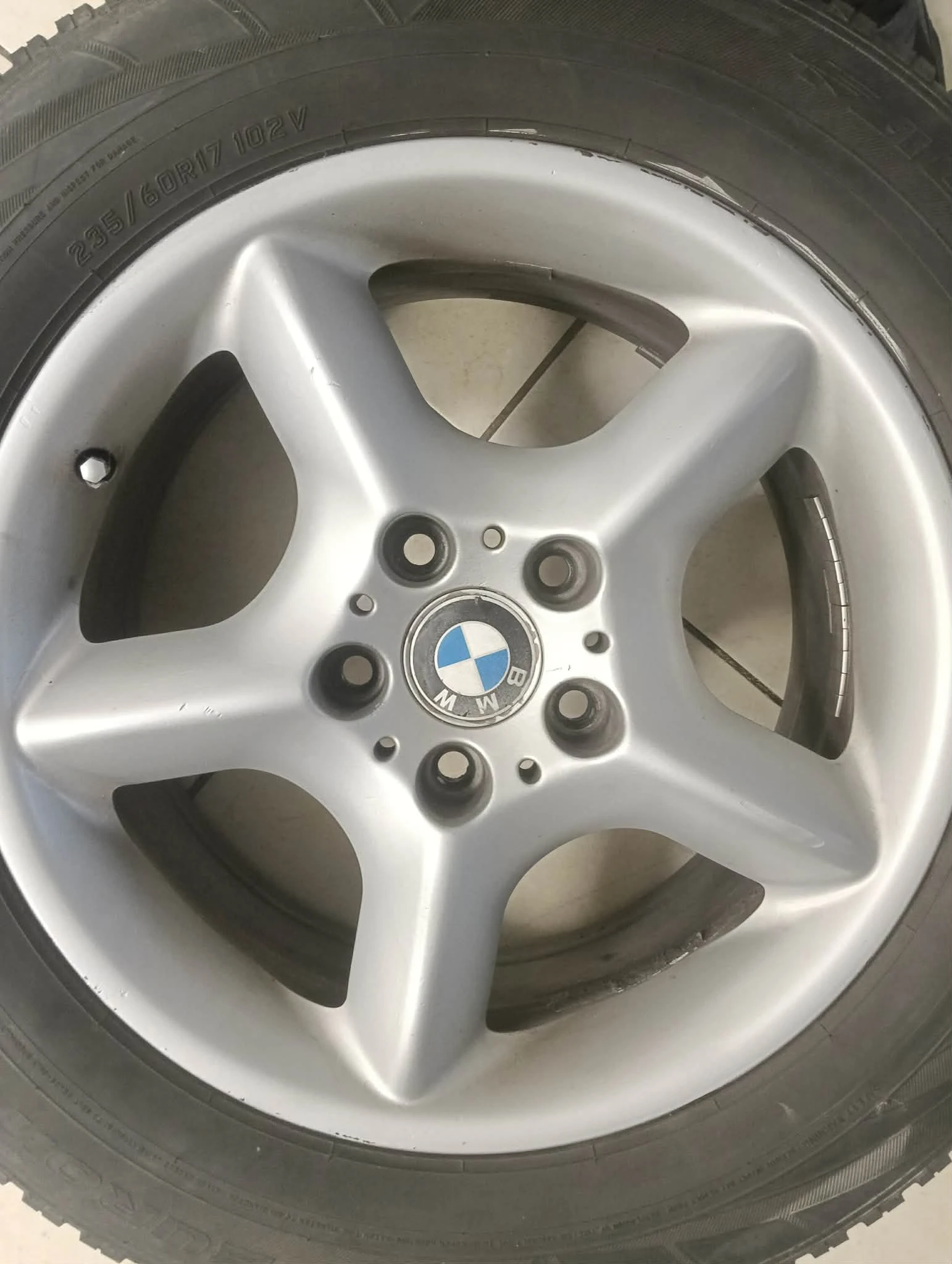 Гуми с джанти Falken 235/60R17, снимка 2 - Гуми и джанти - 54652896