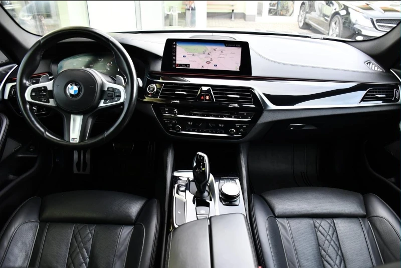 BMW 550 d xDrive M-Sport, снимка 8 - Автомобили и джипове - 44890963