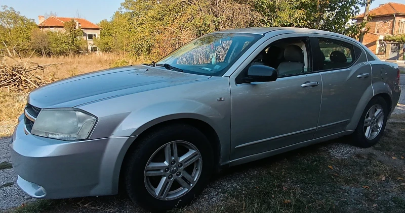 Dodge Avenger, снимка 1 - Автомобили и джипове - 47387527