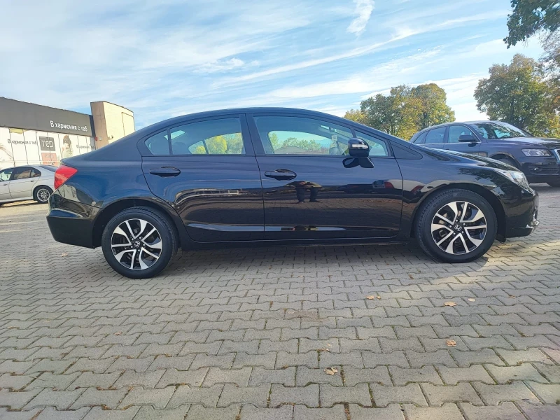 Honda Civic 1.8 141hp Facelift, снимка 6 - Автомобили и джипове - 47621027