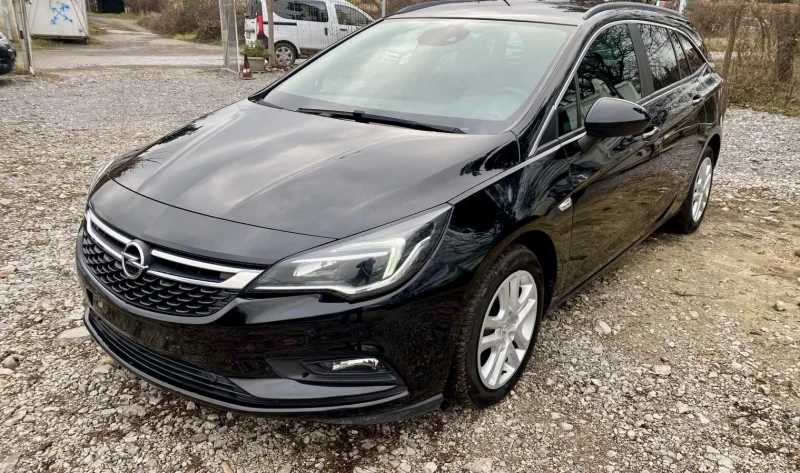 Opel Astra 1, 4 NAvi, снимка 2 - Автомобили и джипове - 48312254