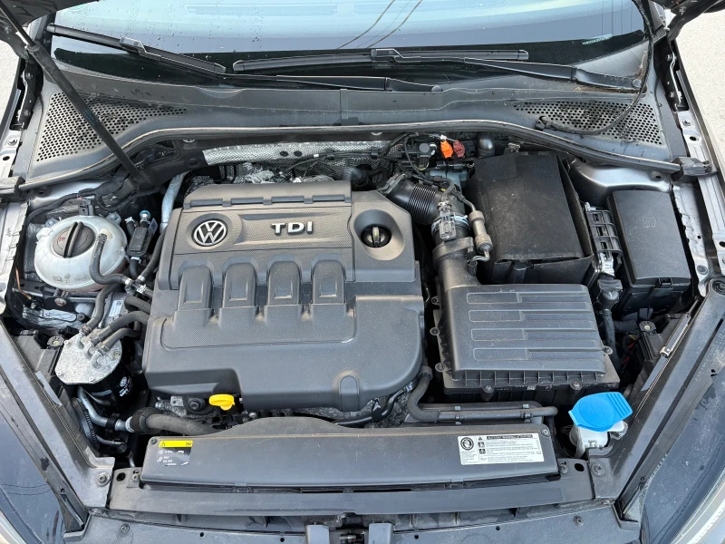 VW Golf 1.6TDI, снимка 10 - Автомобили и джипове - 52568949