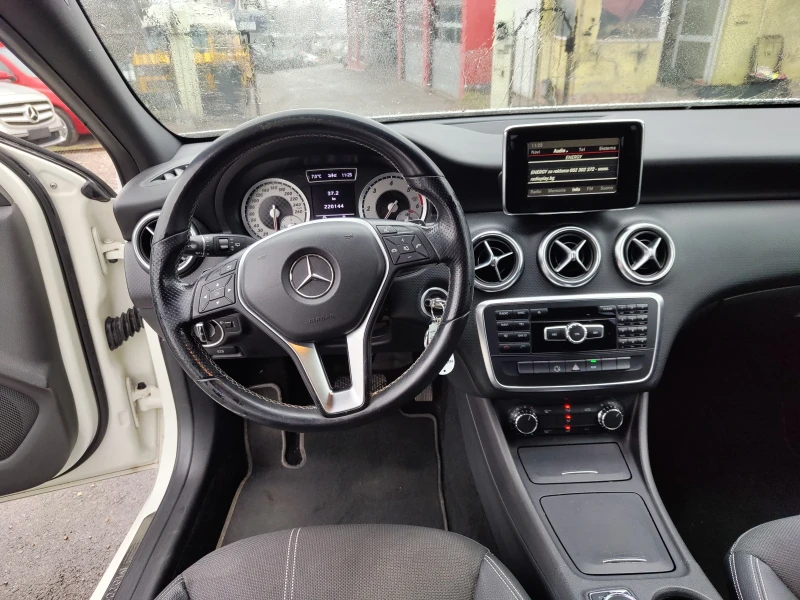 Mercedes-Benz A 180, снимка 11 - Автомобили и джипове - 48954120