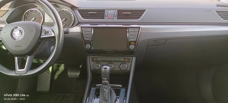 Skoda Superb 2.0 FSI 4x4, снимка 16 - Автомобили и джипове - 52551519