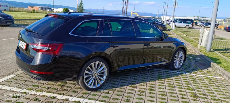 Skoda Superb 2.0 FSI 4x4, снимка 4 - Автомобили и джипове - 52551519