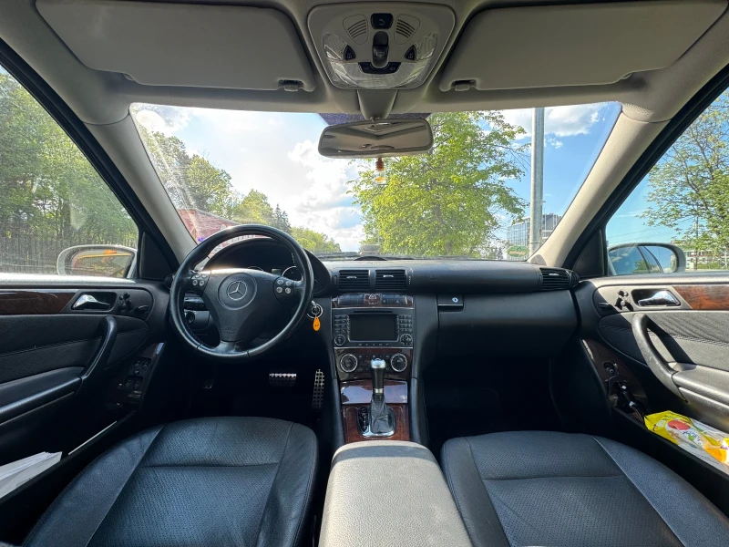 Mercedes-Benz C 320, снимка 8 - Автомобили и джипове - 51976875