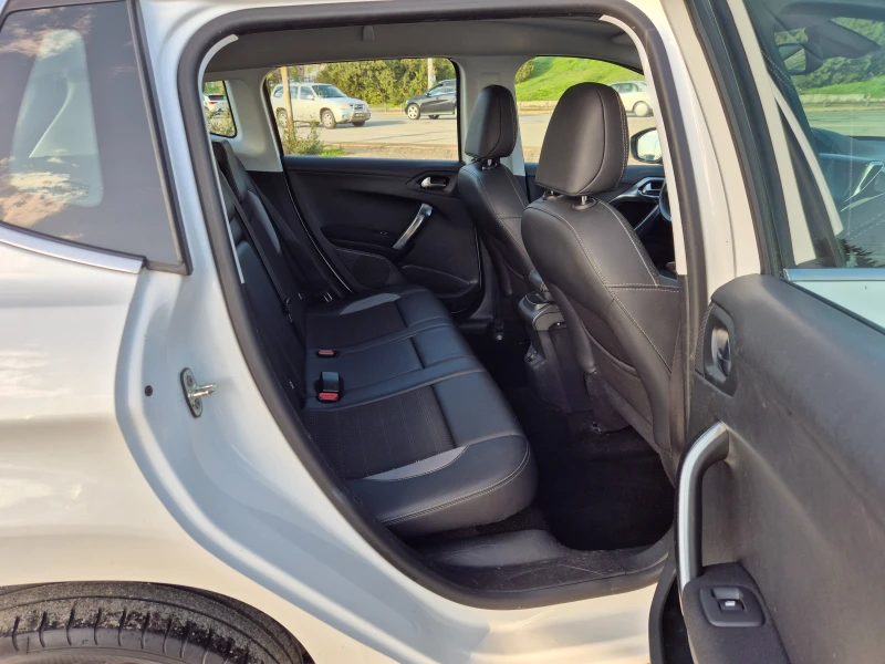 Peugeot 2008 1.6EHdi, снимка 10 - Автомобили и джипове - 52502369
