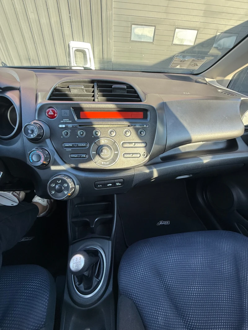 Honda Jazz 1.2 газ, снимка 12 - Автомобили и джипове - 52521535