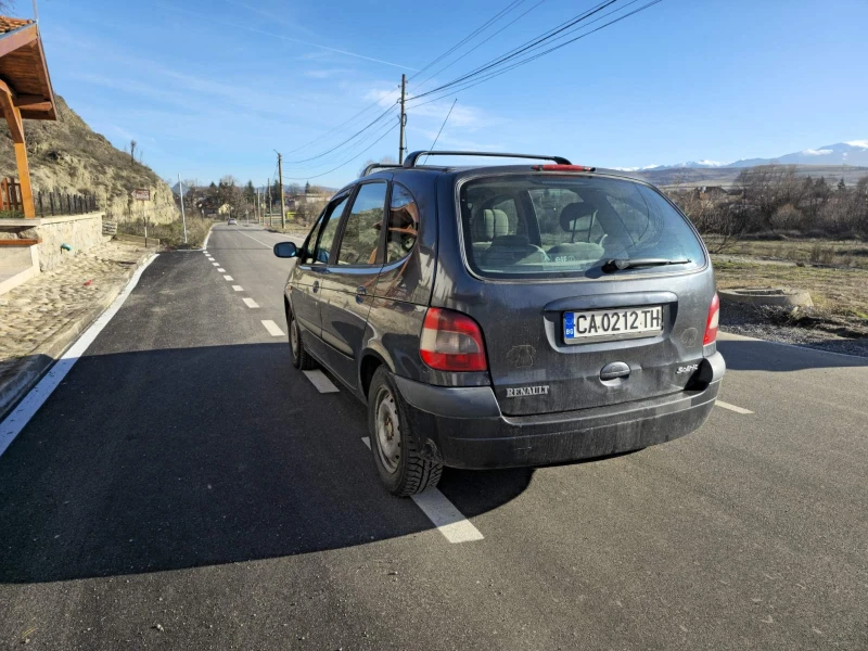 Renault Scenic, снимка 6 - Автомобили и джипове - 52711930